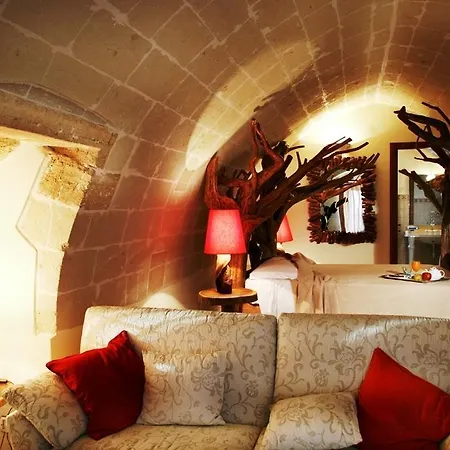 Hotel Masseria Quis Ut Deus 4*