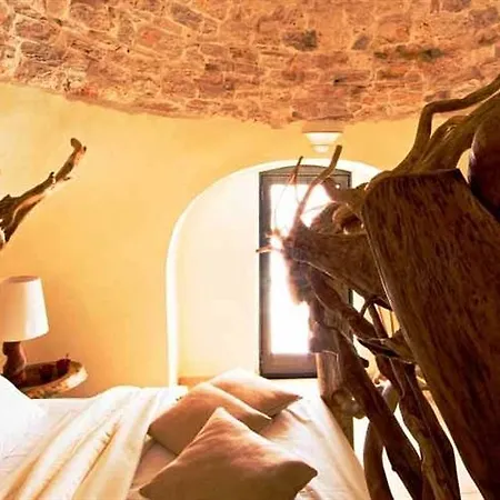 Masseria Quis Ut Deus Hotel 4*