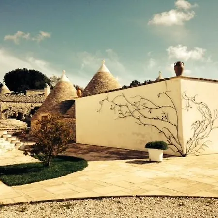 Hotel Masseria Quis Ut Deus 4*