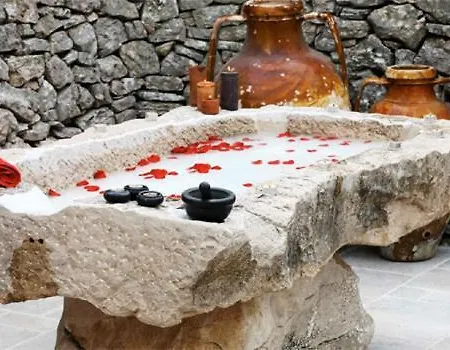 Masseria Quis Ut Deus 4*