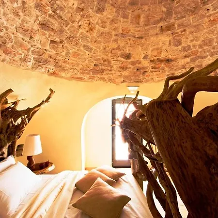 Hotel Masseria Quis Ut Deus 4*